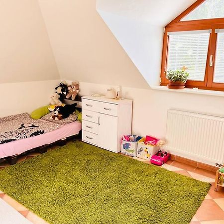Apartman Se Zahradou 20 Minut Do Centra Prahy Ořech 외부 사진